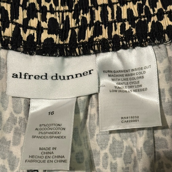 Alfred Dunner Elastic Waist Pull On Pants Leopard Print Animal Print Size 16 - Picture 3 of 3